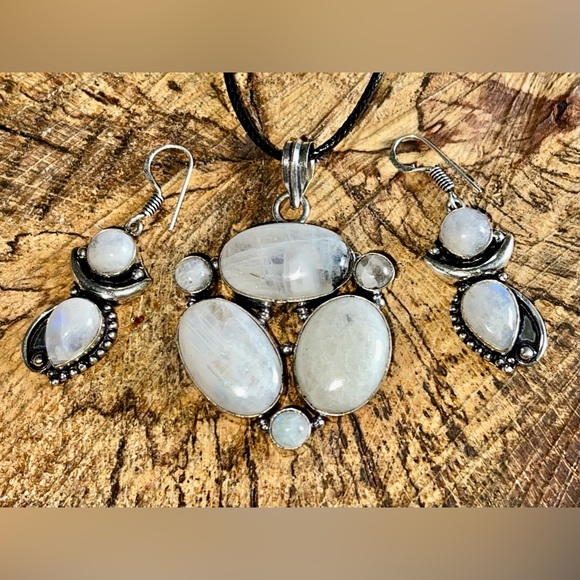Multiple Rainbow Moonstone Pendant & Earrings - Picture 5 of 10